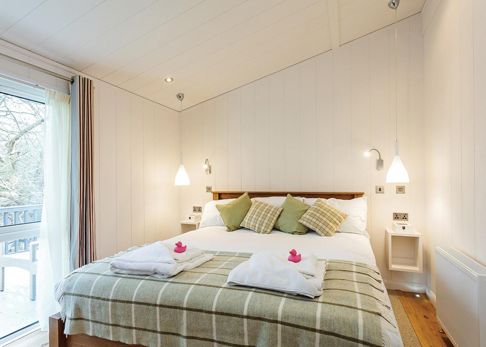 Woodside Bay Lodge Retreat Wootton Bridge  Bagian luar foto