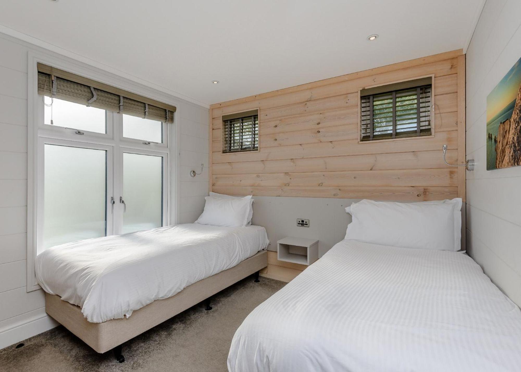 Woodside Bay Lodge Retreat Wootton Bridge  Bagian luar foto