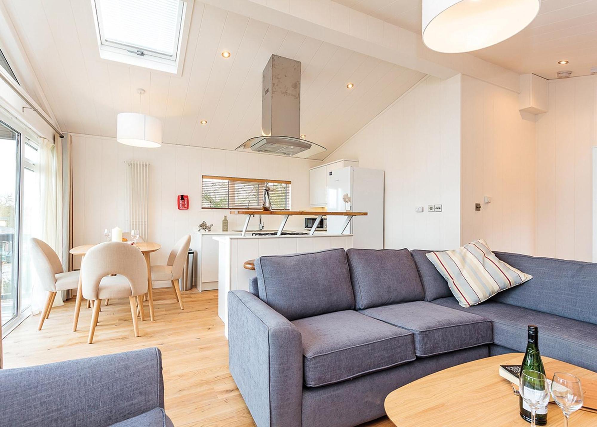 Woodside Bay Lodge Retreat Wootton Bridge  Bagian luar foto